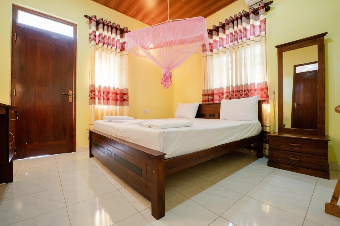 Suwani Pinnawala Homestay Exterior photo
