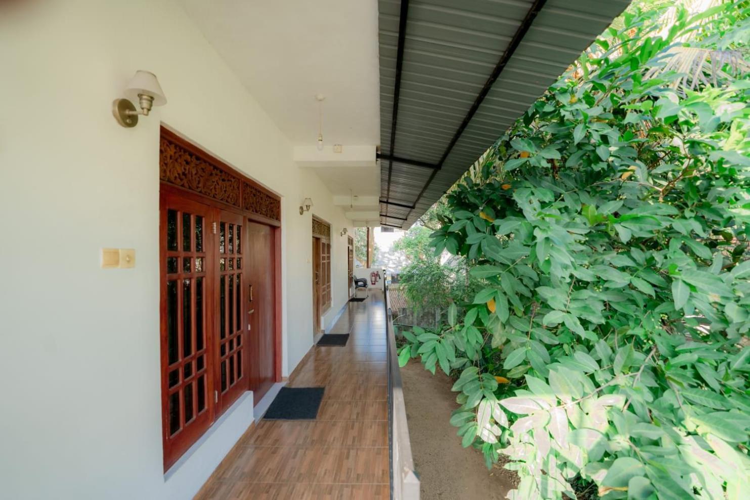 Suwani Pinnawala Homestay Exterior photo
