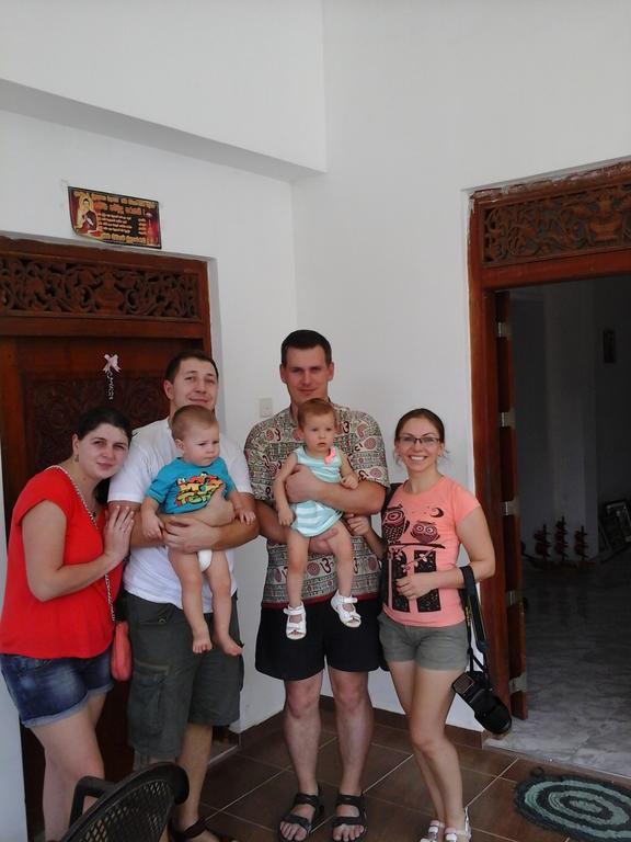 Suwani Pinnawala Homestay Exterior photo