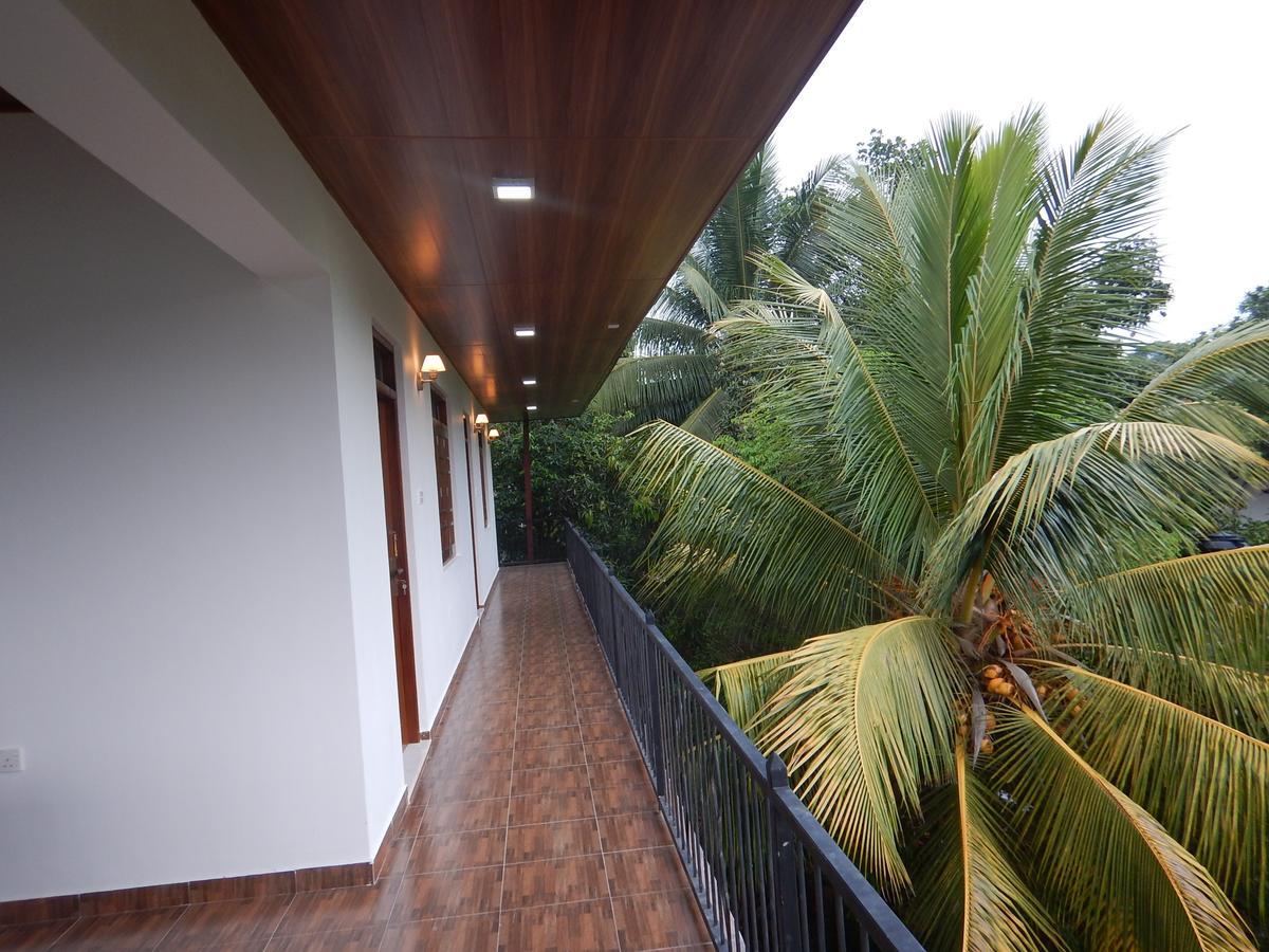 Suwani Pinnawala Homestay Exterior photo